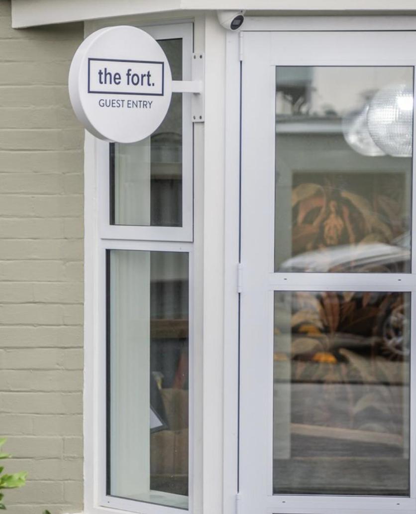 The Fort Guesthouse 티머루 외부 사진